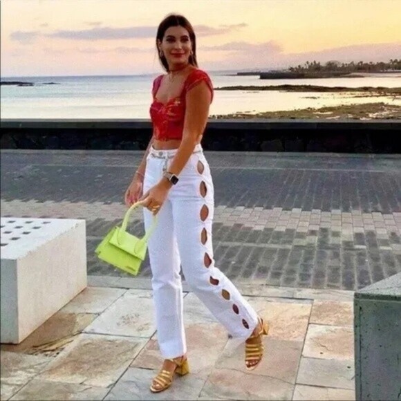 Zara bloggers favorite white high rise jeans with side leg cutout size 2 - Picture 6 of 16